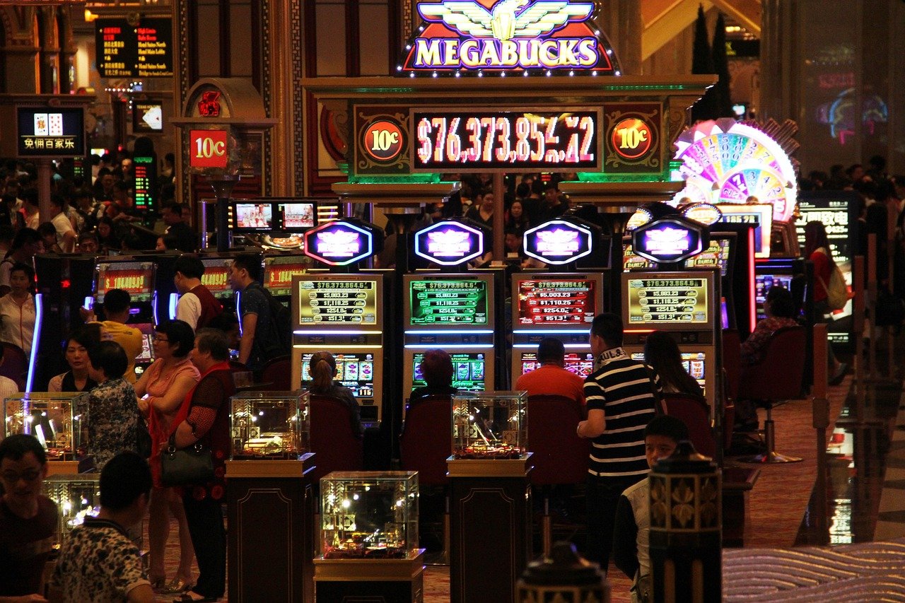 Jili Slot Game Strategies: Myth vs Reality
