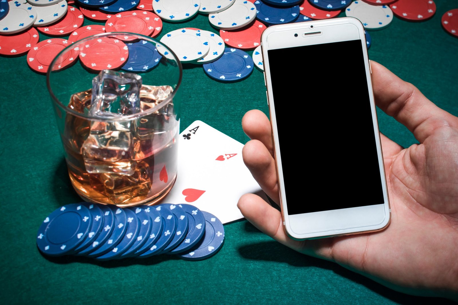 Mobile Gaming with Jili Slots: What Makes It So Addictive?